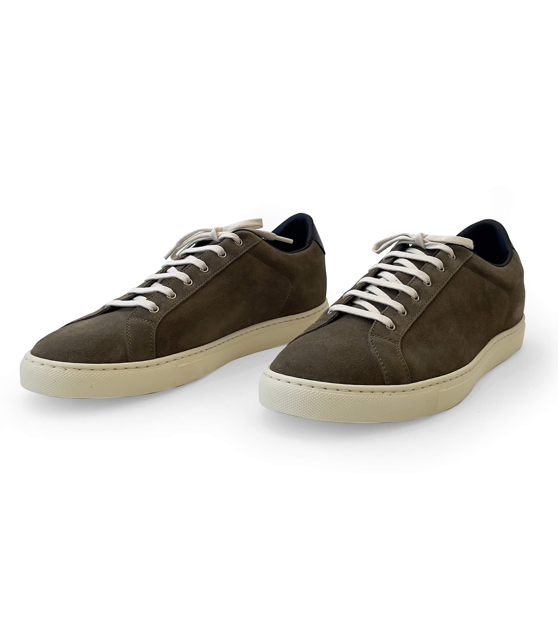 COMMON PROJECTS Retro Low in Suede +Colors